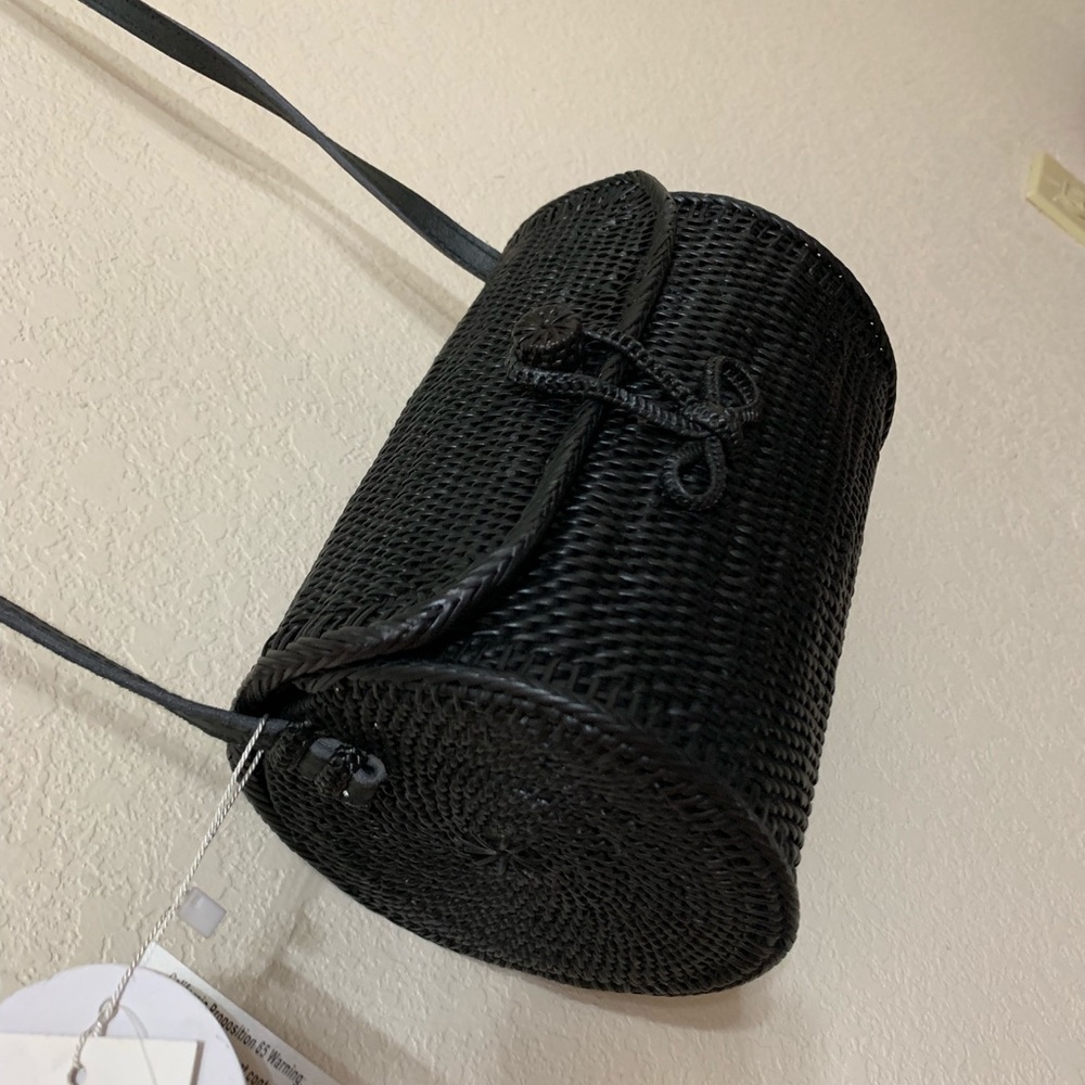 NWT Francesca’s Black Crossbody